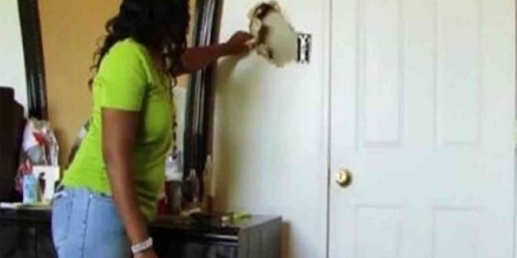 امرأة أمريكية مدمنة على تناول الطباشير وجدران البيت Almghribalarabi 